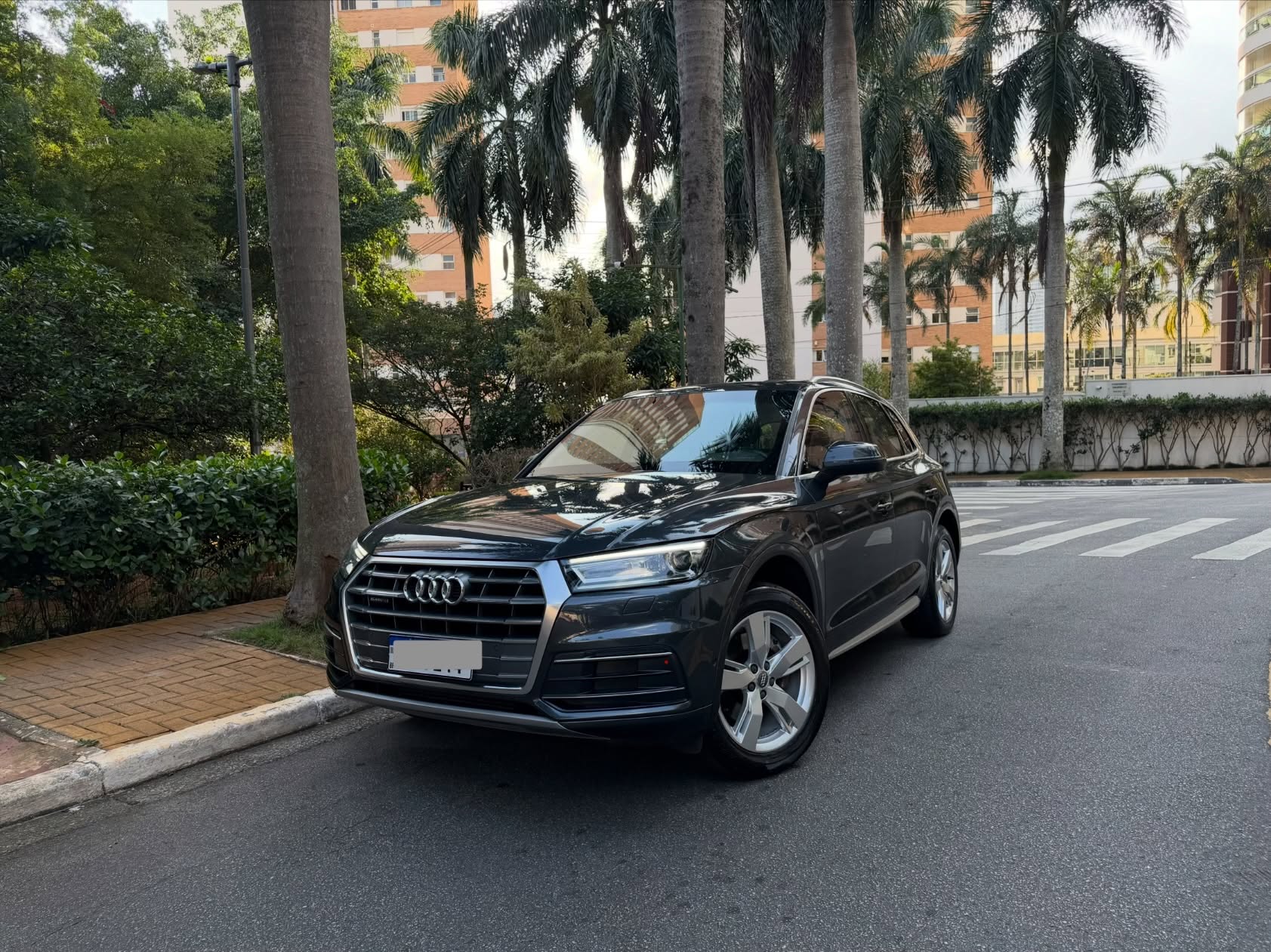 Audi Q7 fotografado pela RR Automobile